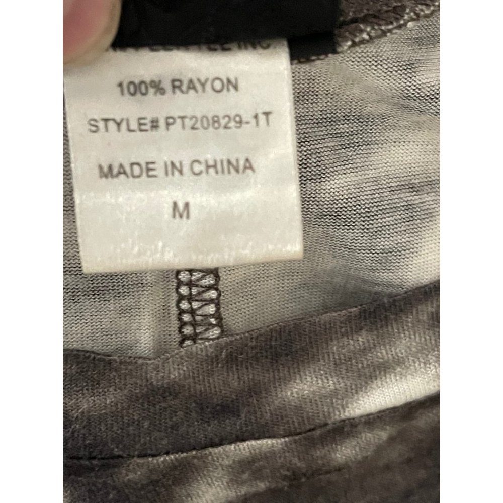 Day Trip Gray/White Abstract Tie Dye Sequin Accented Pockets & 3/4 Sleeve Top - Picture 10 of 11